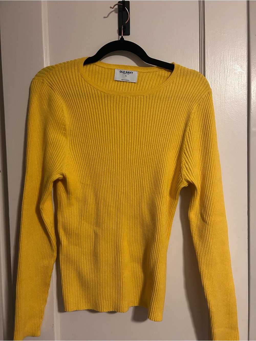 Old Navy Women's Yellow Ribbed Crewneck Sweater xl